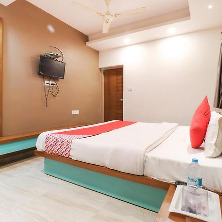 Oyo 26781 Hotel Raghupati Ayodhya Eksteriør billede