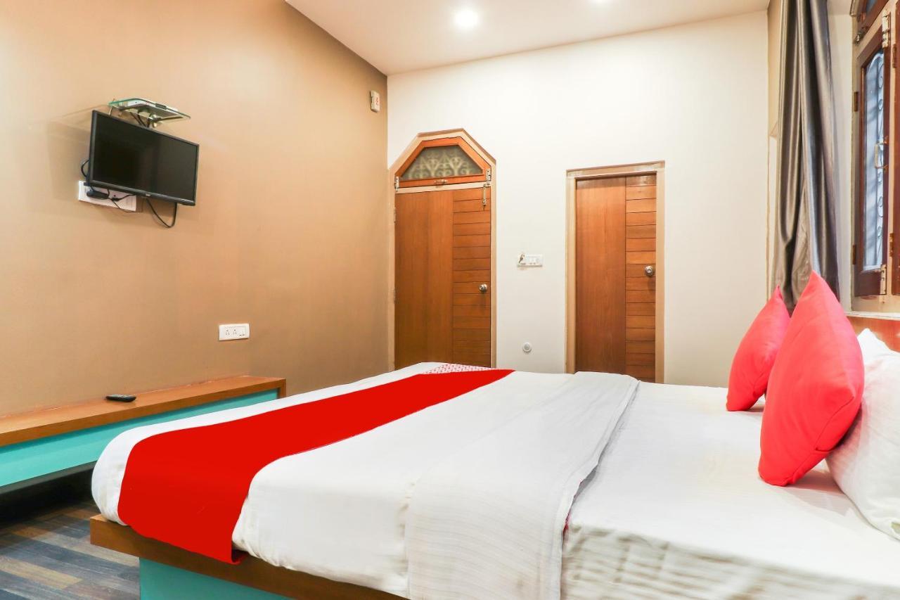 Oyo 26781 Hotel Raghupati Ayodhya Eksteriør billede