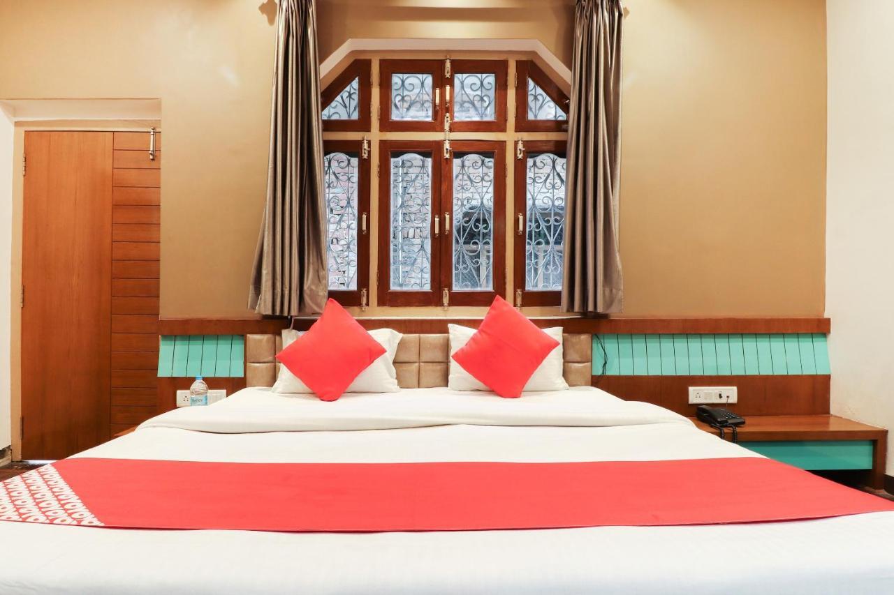Oyo 26781 Hotel Raghupati Ayodhya Eksteriør billede