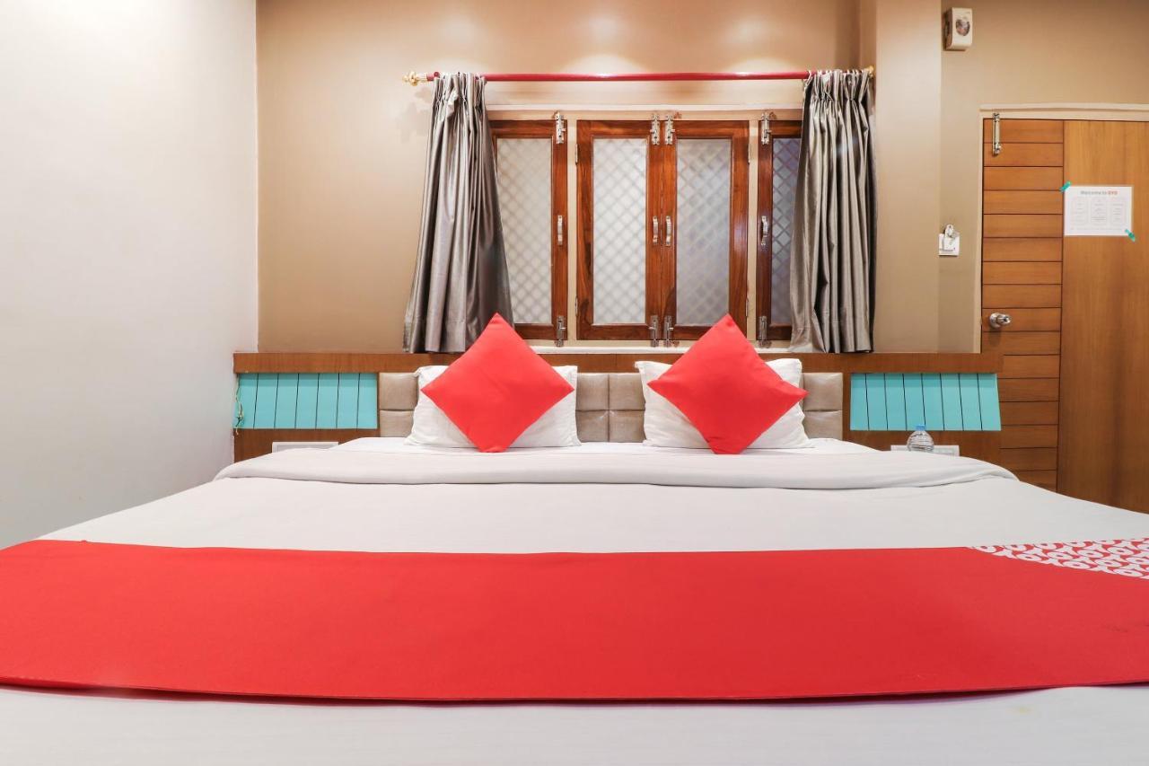 Oyo 26781 Hotel Raghupati Ayodhya Eksteriør billede